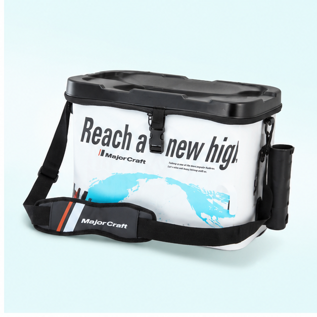 MajorCraft 40 cm fishing tackle bag — technical detail view